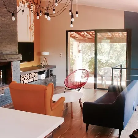 Maison 120m2, 3ch, Piscine, Terrain Arboré, Vue *